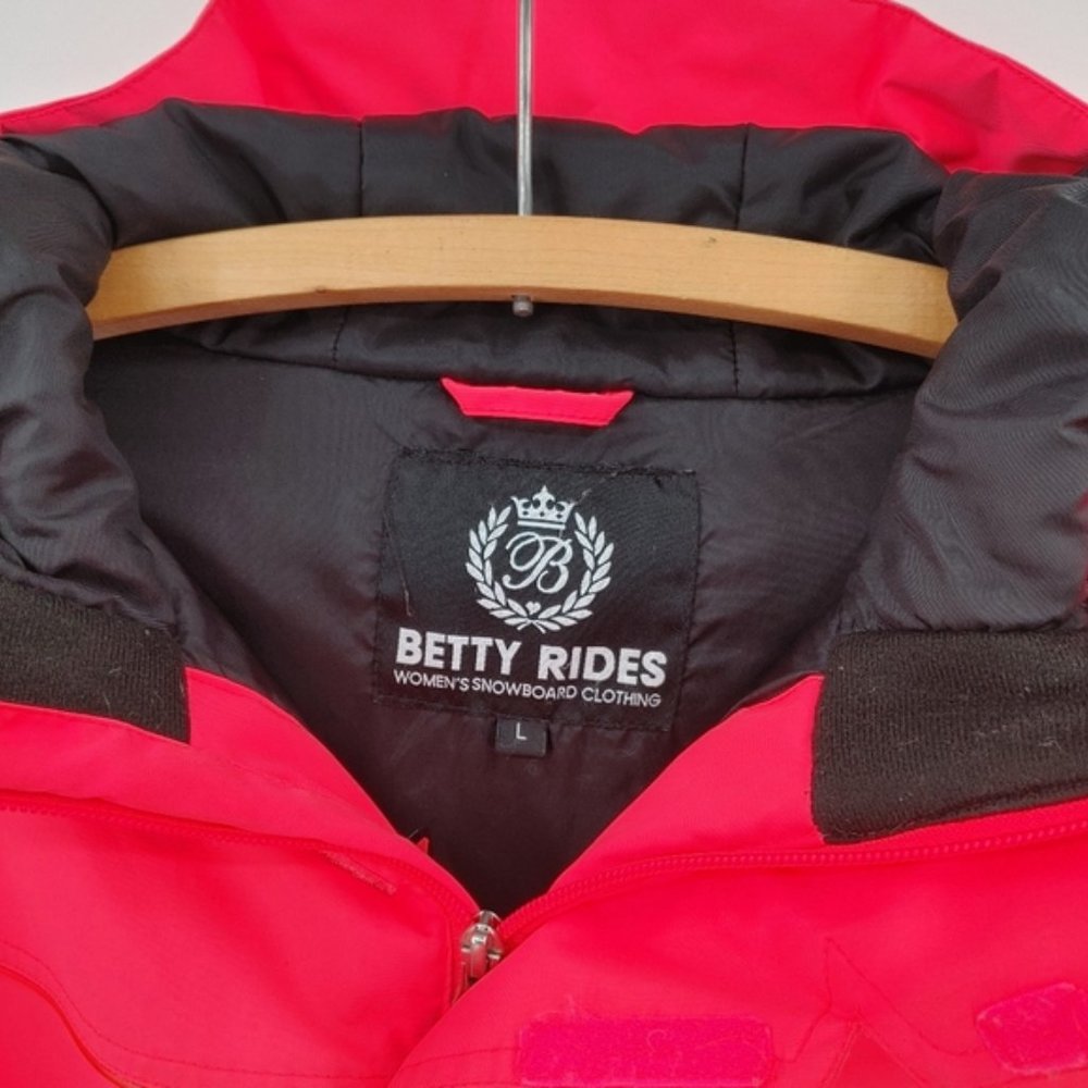 Betty Rides  winter jacket - Picture 7 of 10